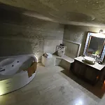 Family Cave 3*
