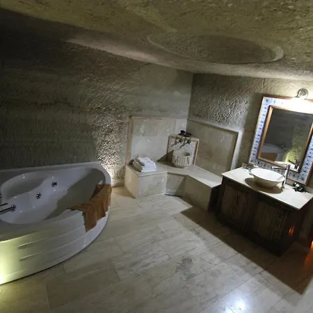 Family Cave 3*