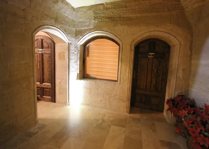 Family Cave Hotel 3*